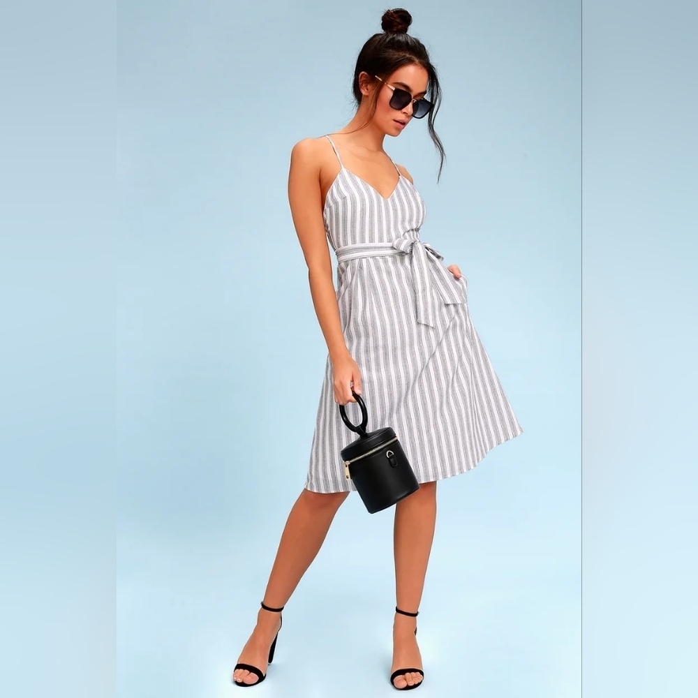 LULU'S Women's Nelson Black and White Striped cotton midi dress. Size medium.